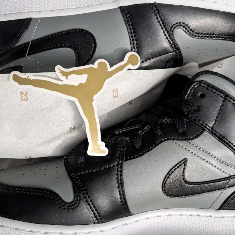 Jordan 1 Mid Shadow Older Kids' shoes - Picture 5 of 6